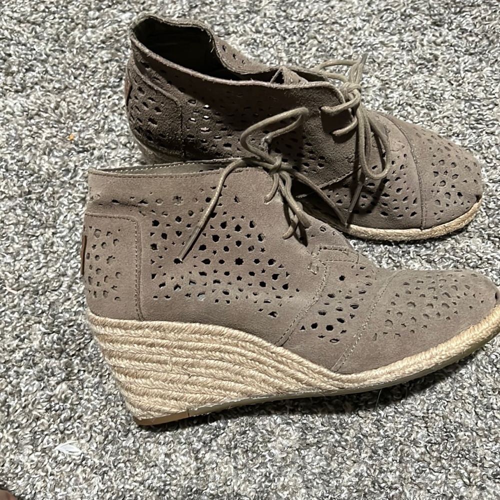 Toms cutout ankle booties